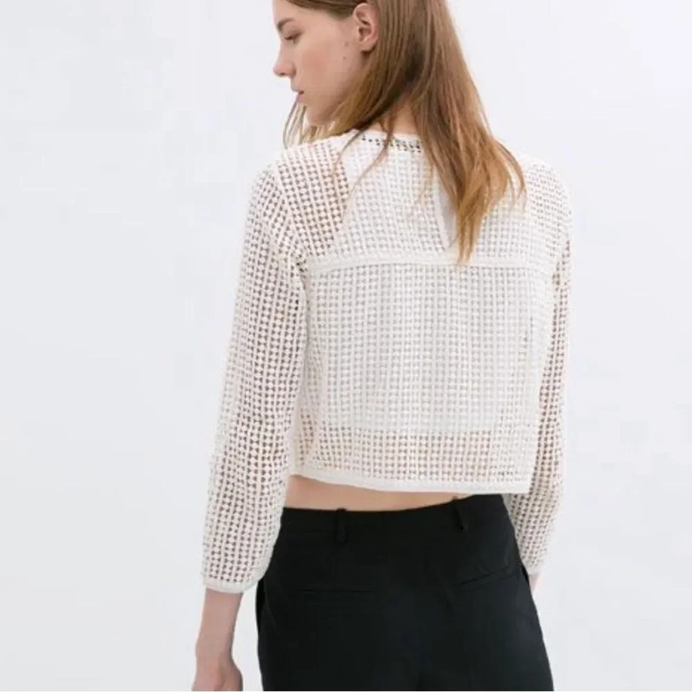 Zara Cream White Crochet long sleeve slightly cropped size Small‎ EUC